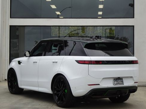 Used 2023 Land Rover Range Rover Sport SE Dynamic AWD/4WD image 4