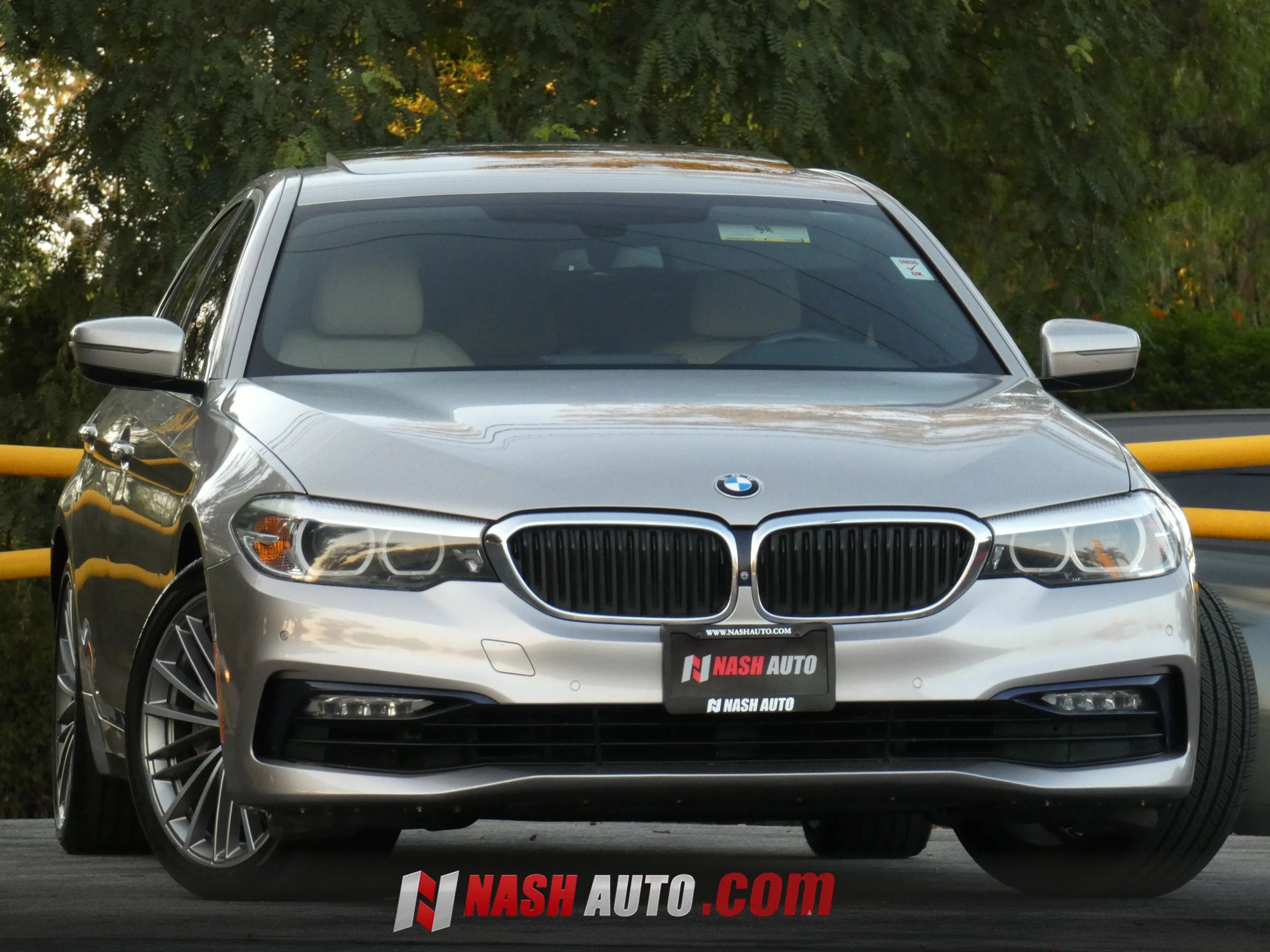 Used 2018 BMW 540i RWD image 1