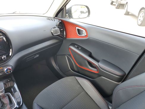 Used 2025 Kia Soul GT-Line image 21