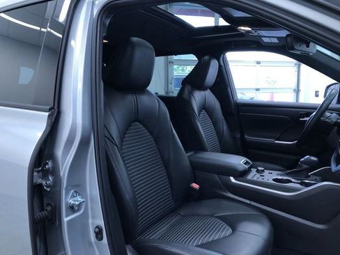 Certified 2025 Toyota Highlander XSE AWD/4WD image 19