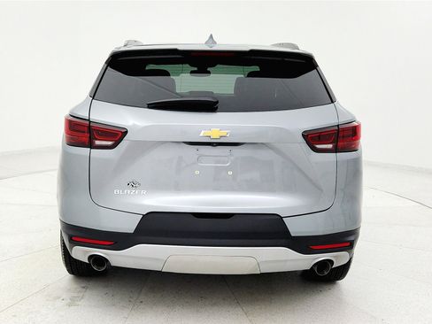 Used 2023 Chevrolet Blazer LT image 3