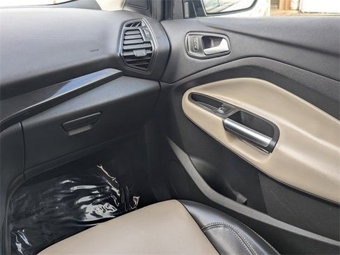 Used 2019 Ford Escape SEL image 18