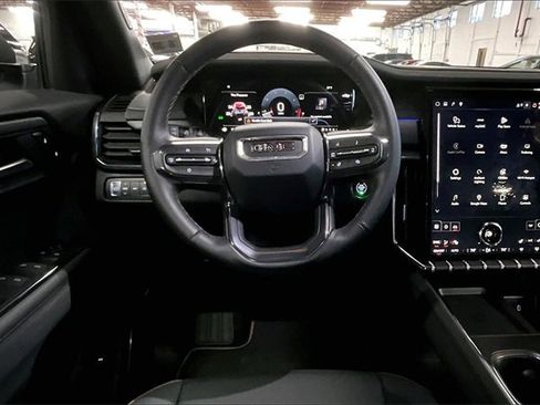 Used 2025 GMC Acadia AT4 image 8