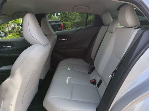 Used 2025 Toyota Prius XLE FWD image 13
