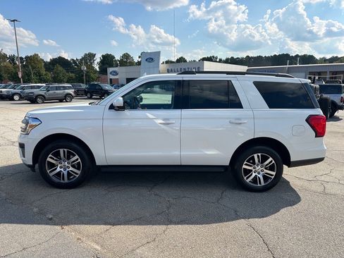 Certified 2024 Ford Expedition XLT image 6