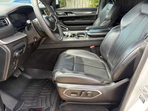 Used 2022 Jeep Wagoneer Series II AWD/4WD image 14