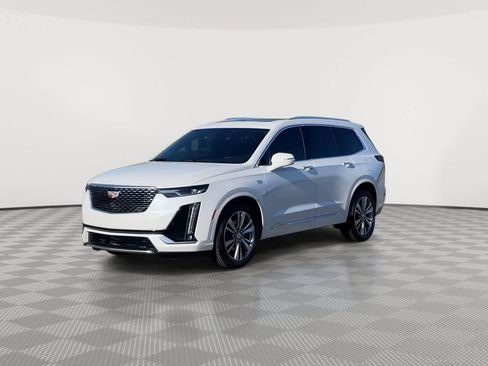 Used 2023 Cadillac XT6 Premium Luxury FWD image 4