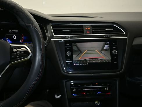Used 2024 Volkswagen Tiguan SE R-Line image 21