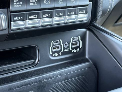 Used 2023 RAM 2500 Limited AWD/4WD image 29