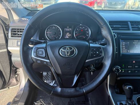 Used 2016 Toyota Camry SE image 15