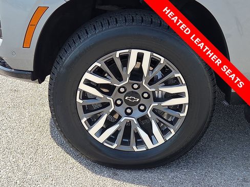 Used 2025 Chevrolet Tahoe Z71 AWD/4WD image 7