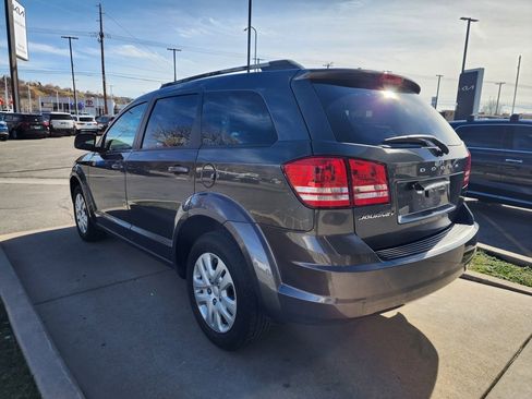 Used 2017 Dodge Journey SE w/ Flexible Seating Group image 7