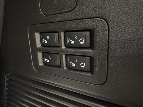 Used 2025 Nissan Armada SL w/ Captain's Chari Seat Package RWD image 24