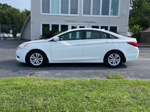 Used 2013 Hyundai Sonata GLS FWD image 2