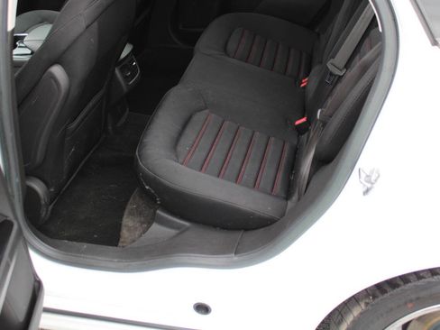 Used 2015 Ford Fusion SE w/ Equipment Group 201A FWD image 30