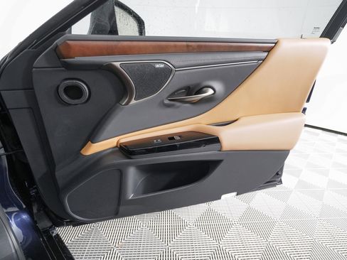 Certified 2024 Lexus ES 350 Ultra Luxury image 20