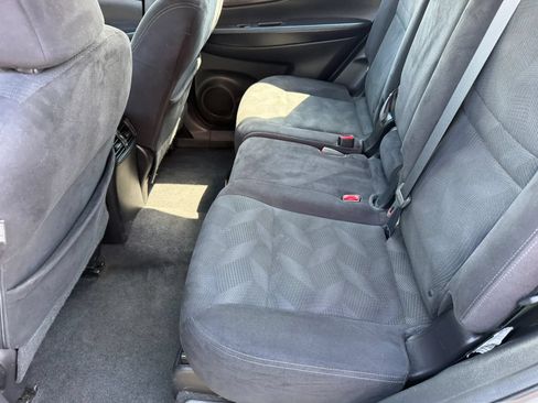 Used 2014 Nissan Rogue S FWD image 11