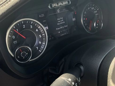 Used 2019 RAM 1500 Laramie AWD/4WD image 28