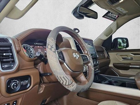 Used 2020 RAM 1500 Laramie AWD/4WD image 9