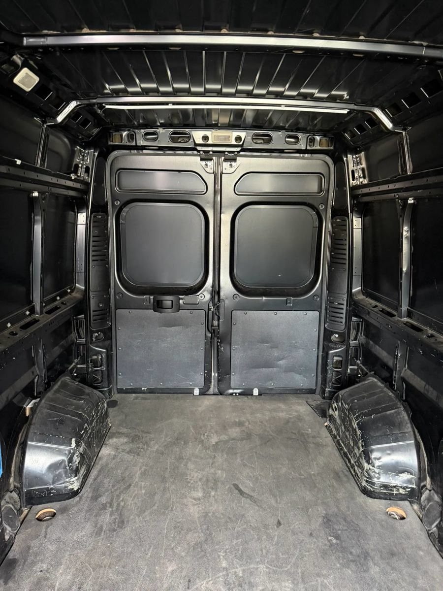 Used 2016 RAM ProMaster 2500 w/ Interior Convenience Group FWD image 8