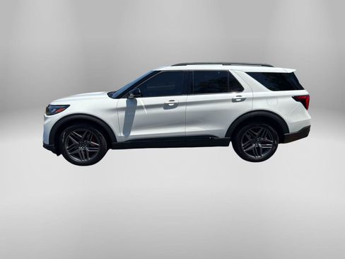 Used 2025 Ford Explorer ST AWD/4WD image 13