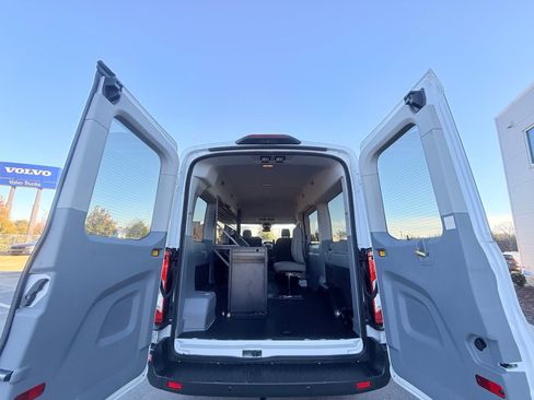 Used 2018 Ford Transit 150 XLT RWD image 41