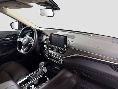 Used 2024 Nissan Altima 2.5 SV FWD image 27