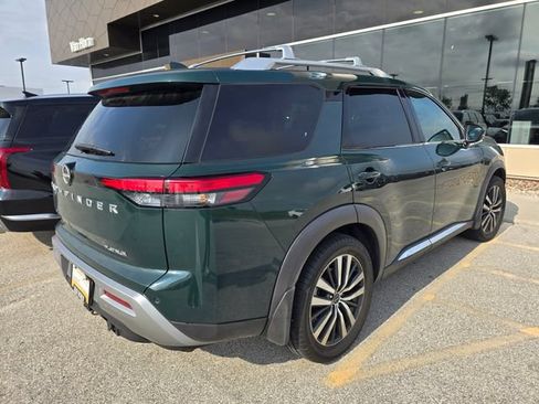 Used 2022 Nissan Pathfinder Platinum w/ Cargo Package FWD image 3