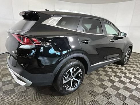 Used 2025 Kia Sportage EX AWD/4WD image 2