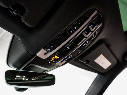 Used 2021 Porsche Panamera 4S w/ Premium Package image 41