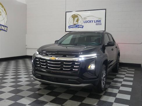 Used 2026 Chevrolet Equinox LT FWD image 4