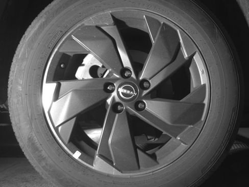 Used 2025 Nissan Rogue SV FWD image 15