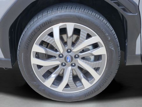 Used 2025 Subaru Forester Touring AWD/4WD image 34