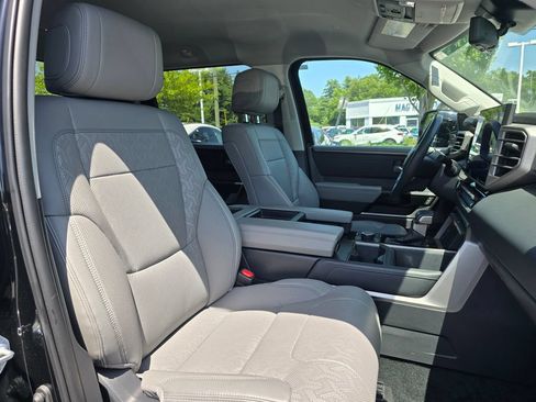 Used 2024 Toyota Tundra Limited AWD/4WD image 13
