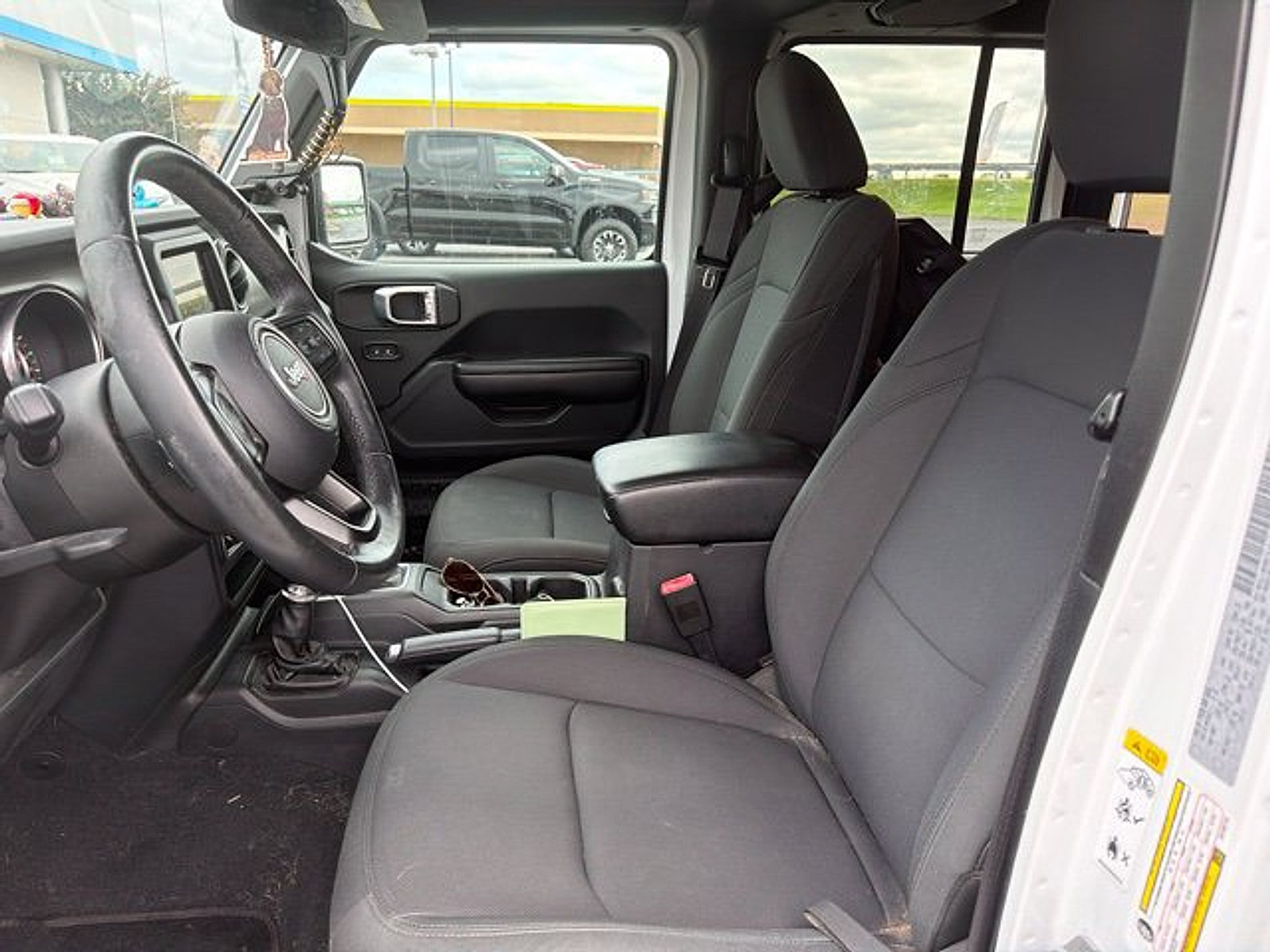 Used 2018 Jeep Wrangler Unlimited Sport S AWD/4WD image 14