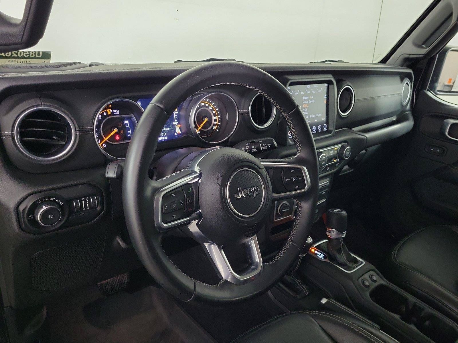 Used 2018 Jeep Wrangler Unlimited Sahara w/ Dual Top Group AWD/4WD image 23