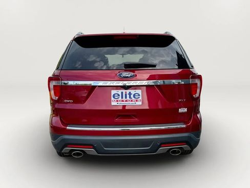 Used 2018 Ford Explorer XLT w/ Equipment Group 202A image 6