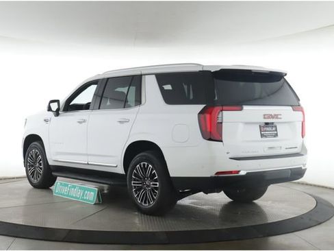 Used 2025 GMC Yukon Elevation w/ Technology Package AWD/4WD image 8