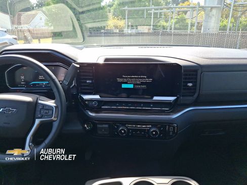 Certified 2026 Chevrolet Silverado 1500 RST AWD/4WD image 11