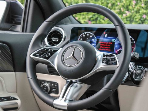 Certified 2026 Mercedes-Benz GLA 250 4MATIC image 17