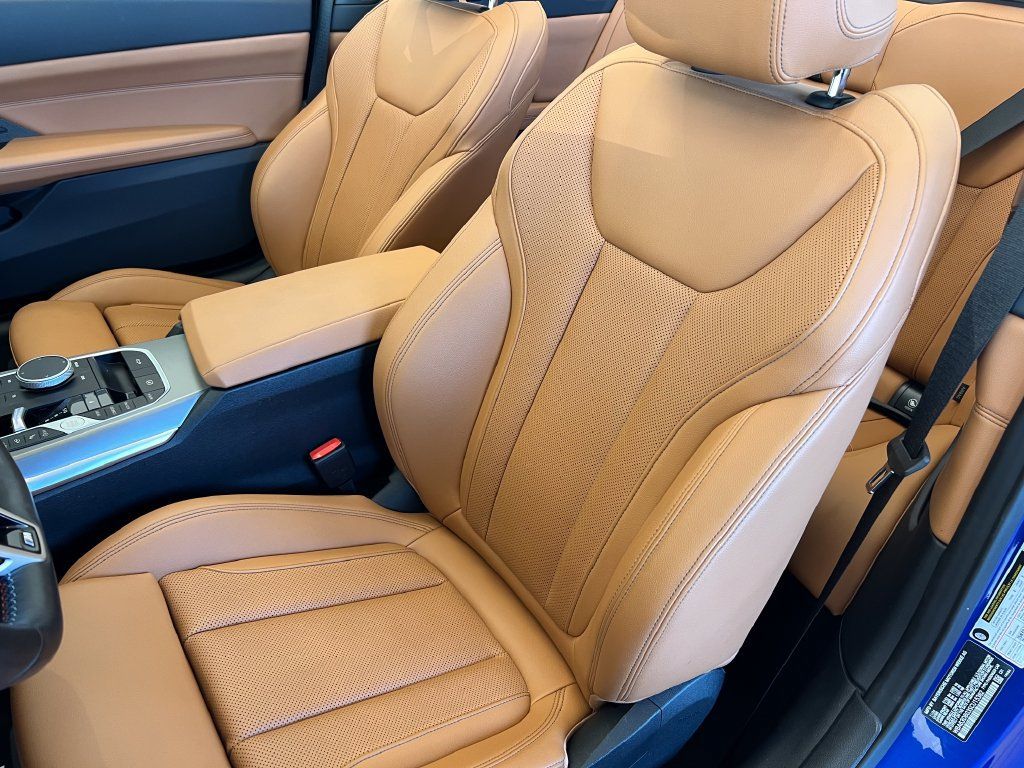 Used 2025 BMW M440i Convertible RWD image 15