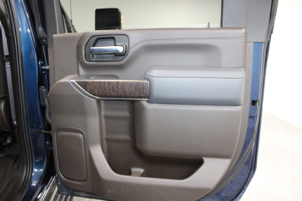 Used 2022 GMC Sierra 2500 Denali w/ Denali Ultimate Package AWD/4WD image 27