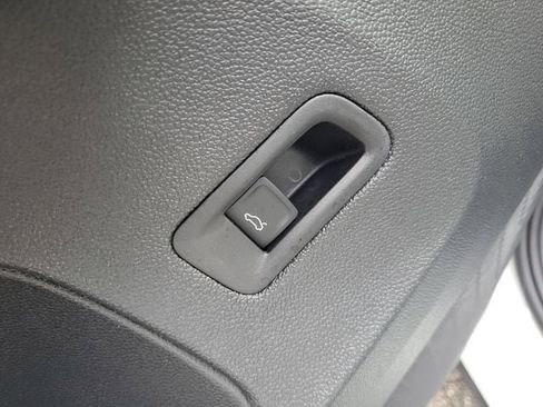 New 2026 Volkswagen Atlas Cross Sport SEL Premium R-Line image 17