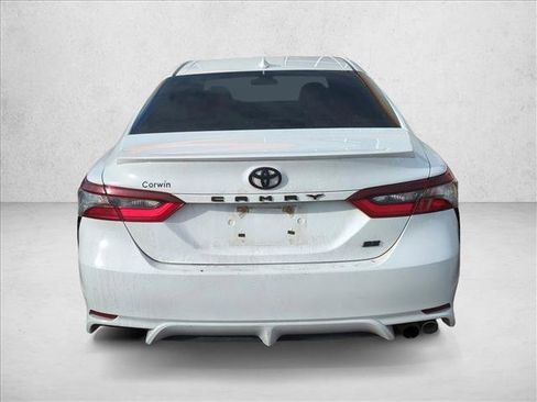 Used 2021 Toyota Camry SE image 6