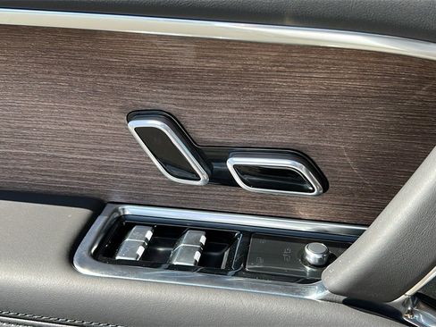 New 2025 Land Rover Range Rover SE image 19