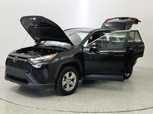 Used 2024 Toyota RAV4 XLE FWD image 10