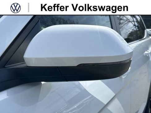 New 2026 Volkswagen Atlas SE FWD image 10