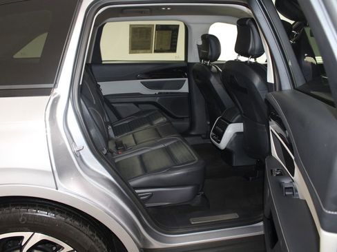 Used 2024 Lincoln Nautilus Reserve image 33