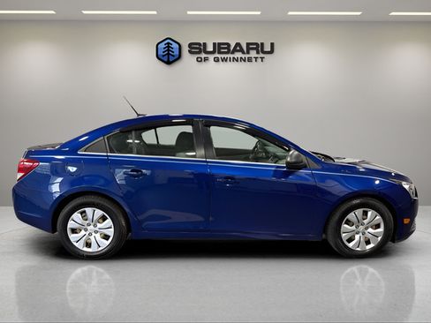 Used 2012 Chevrolet Cruze LS FWD image 6