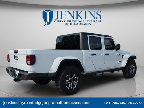 Used 2020 Jeep Gladiator Sport AWD/4WD image 5